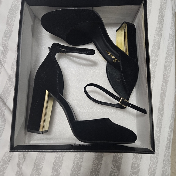 Black Velvet Heels - Picture 2 of 9